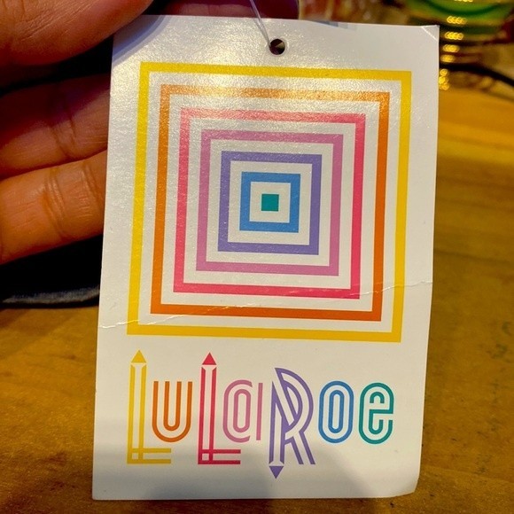 Unisex Lularoe Randy Shirt Gray w/ Witches Hats & Brooms Graphic L New NWT - Picture 6 of 7